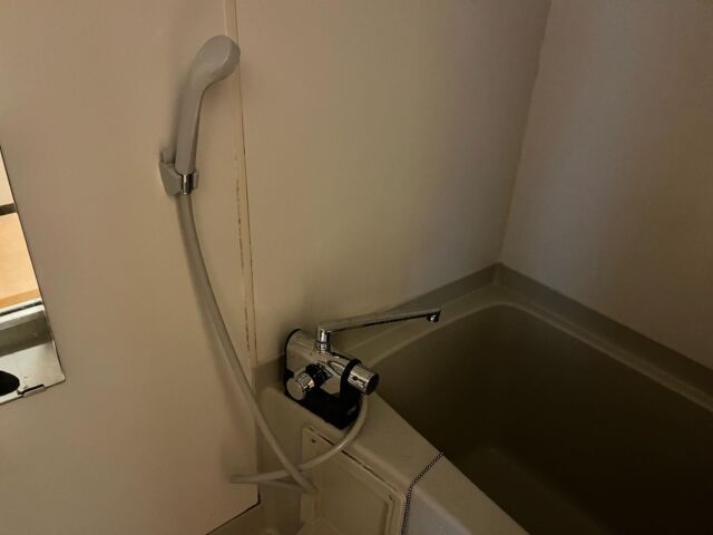 米沢市内のアパートにて

浴室の水栓交換をさせて頂きました

#山形　#yamagata #宮城　#仙台　#便利屋　#困り事　#なんでもやさん #建設業　#水道工事　#エアコン　#家電修理　#新築工事　
#リフォーム　#家具組み立て　#IKEA #イケア　#ニトリ　#ホームセンター　#DIY #水栓　#浴室