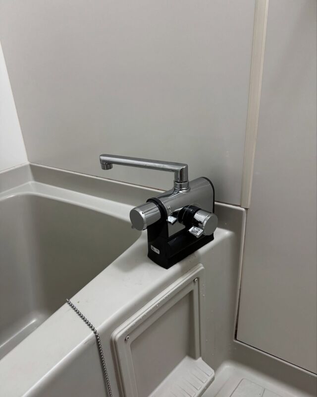 米沢市のアパートにて

浴室水栓の交換を行いました

自分でやれるかも？と思ってDIYにチャレンジしたものの
難しくてできなかった…
このような場合にもお気軽にご連絡ください

#山形　#yamagata #宮城　#仙台　#便利屋　#困り事　#なんでもやさん #建設業　#水道工事　#エアコン　#家電修理　#新築工事　
#リフォーム　#ホームセンター　#DIY #水栓　#浴室