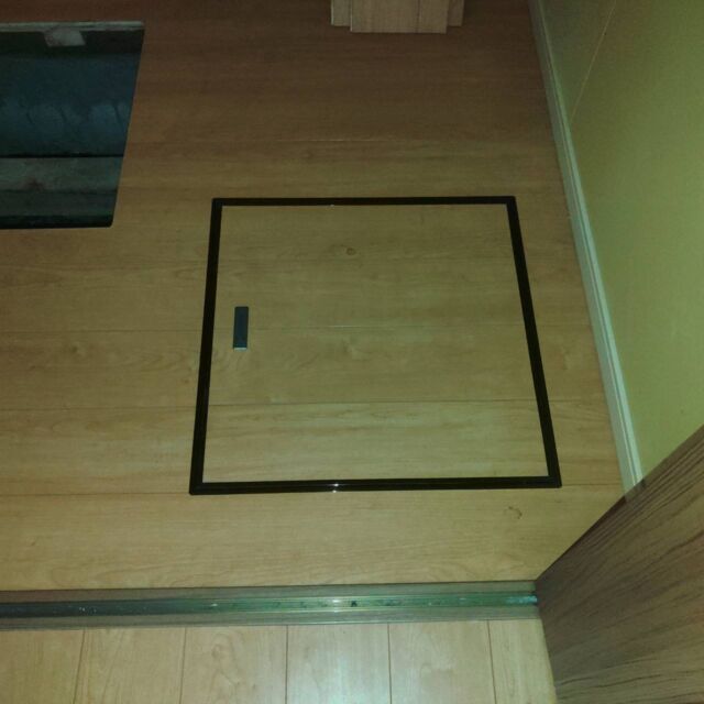 高畠町の住宅にて

床下点検用の床点検口の取り付けを行いました

弊社では設備メンテナンスのほか大工工事もメインで行っております

自分でやれるかも？と思ってDIYにチャレンジしたものの
難しくてできなかった…
このような場合にもお気軽にご連絡ください

#山形　#yamagata #宮城　#仙台　#便利屋　#困り事　#なんでもやさん #建設業　#水道工事　#エアコン　#家電修理　#新築工事　#大工
#リフォーム　#ホームセンター　#DIY